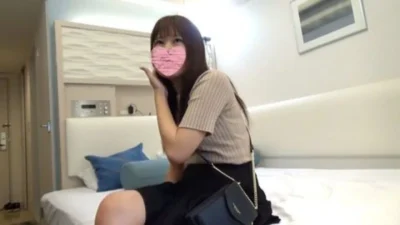 Nữ văn phòng Tokyo xinh đẹp lén lút cho trai lạ “bắn” ngập tràn bên trong, phản bội bạn trai ở xa (FC2-PPV-4867356, Snn-53)